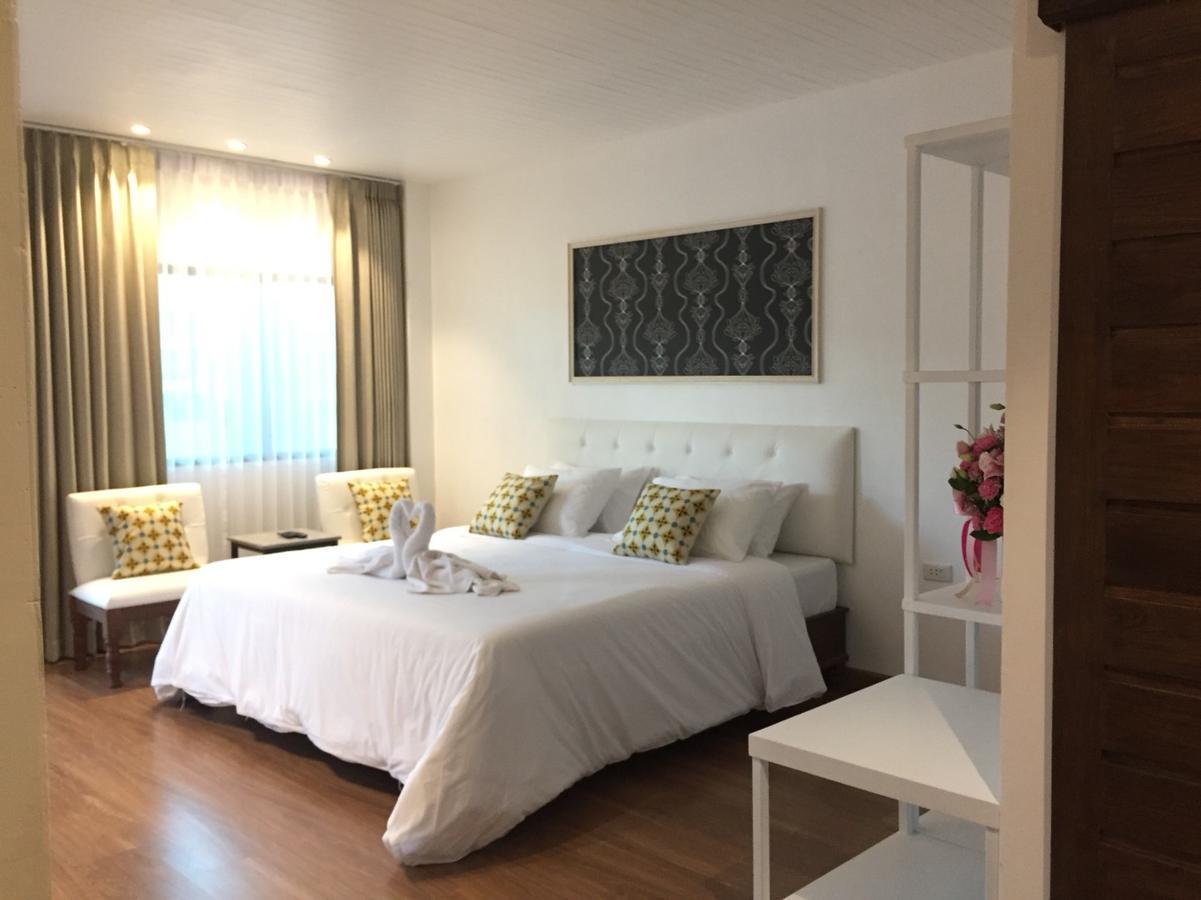 Phetcharat Grand Hotel Maesot Mae Sot Exterior photo