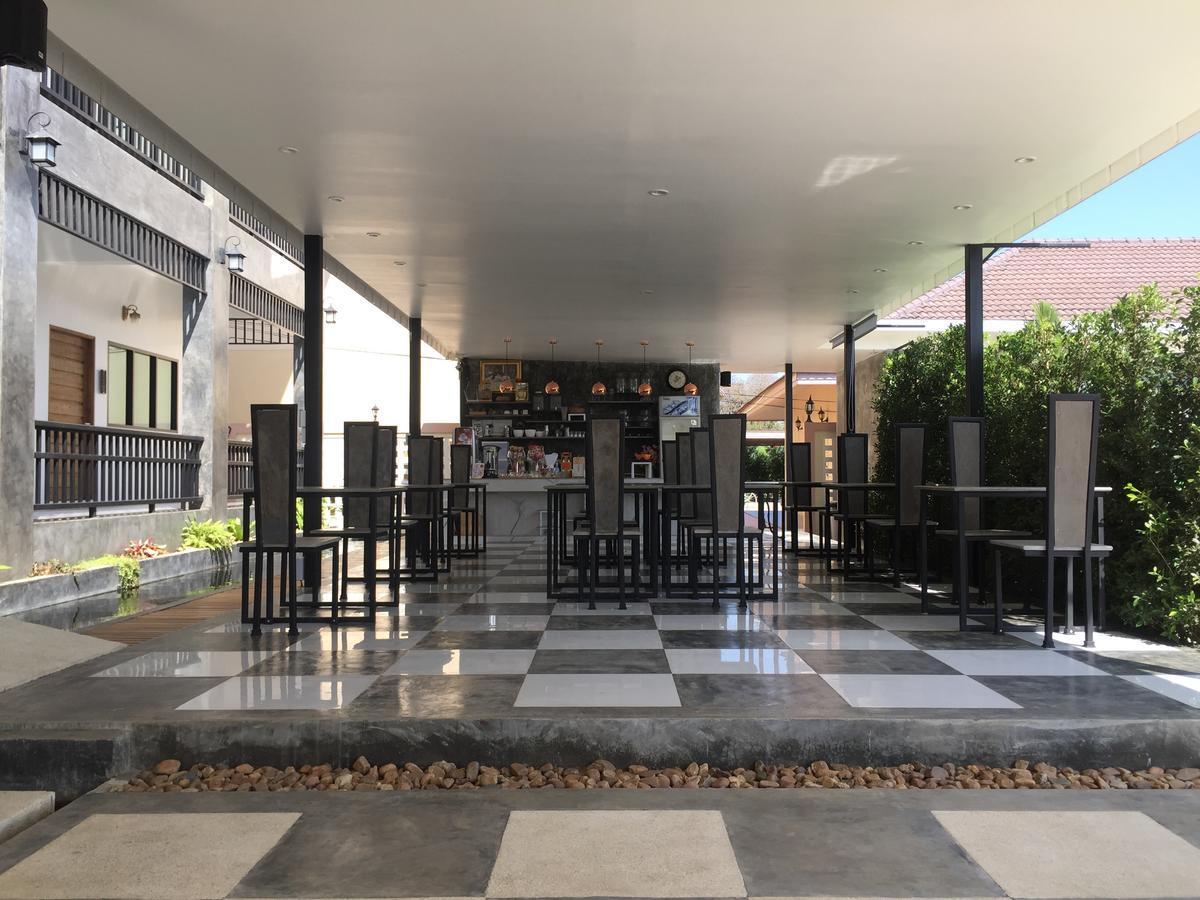 Phetcharat Grand Hotel Maesot Mae Sot Exterior photo