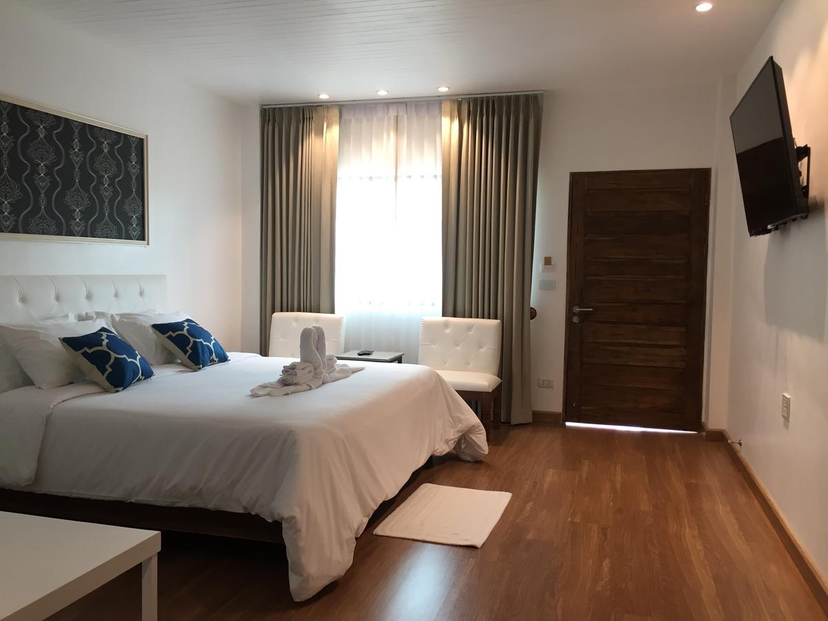 Phetcharat Grand Hotel Maesot Mae Sot Exterior photo