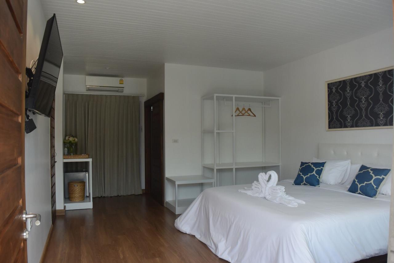 Phetcharat Grand Hotel Maesot Mae Sot Exterior photo